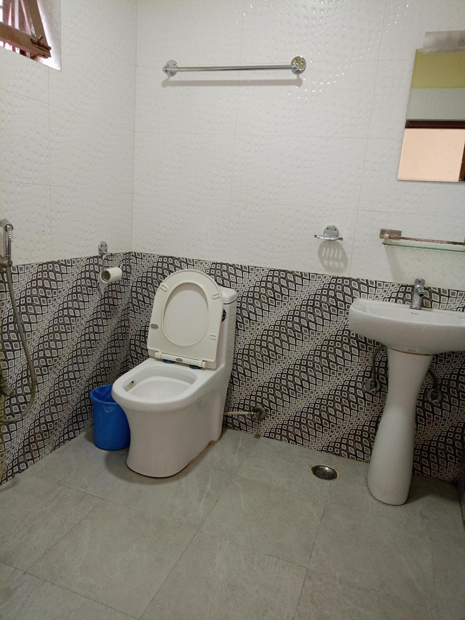 Pokhara Metro Eco Hotel Extérieur photo