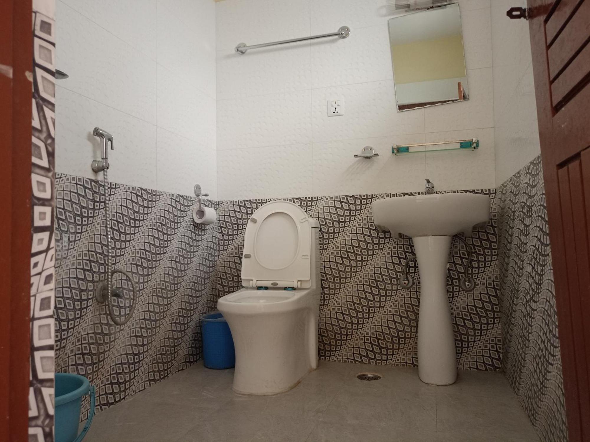 Pokhara Metro Eco Hotel Extérieur photo